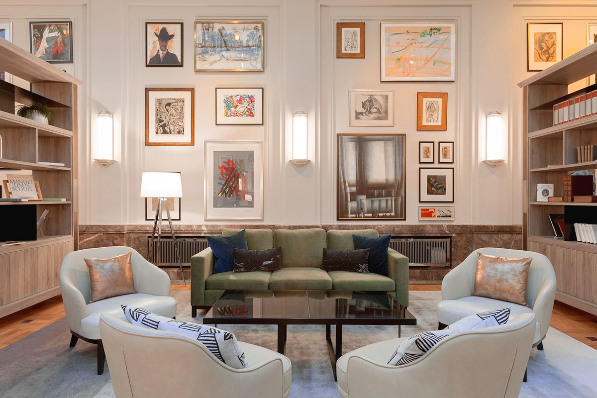 The Hotel Elephant Weimar in a romantic evening atmosphere with early bird offers for your stay